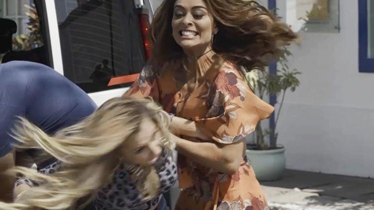 Briga de Bibi e Carine em "A Força do Querer" - Reprodução/GShow/A Força do Querer - Reprodução/GShow/A Força do Querer