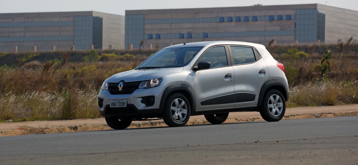 Kwid é um dos seminovos que podem ser comprados por menos de R$ 30 mil - Murilo Góes/UOL