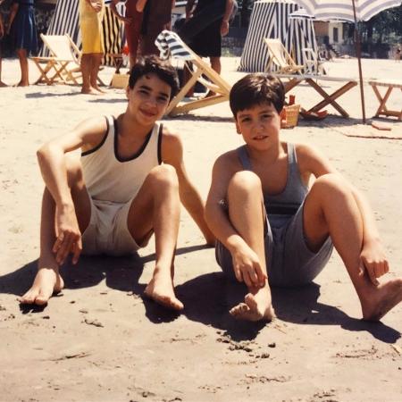 Caio Blat e Wagner Santisteban durante gravação de "Éramos Seis", novela produzida pelo SBT em 1994 - Reprodução/Instagram/wagsantisteban