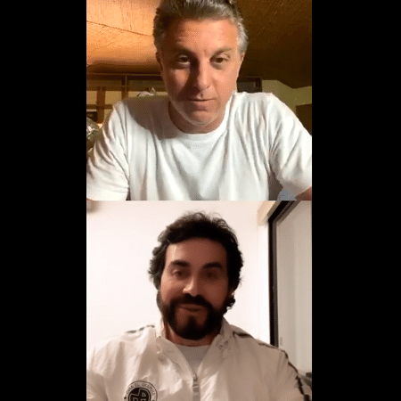 9.mai.2020 - O apresentador Luciano Huck e Padre Fábio de Melo em live no Instagram - Reprodução/Instagram