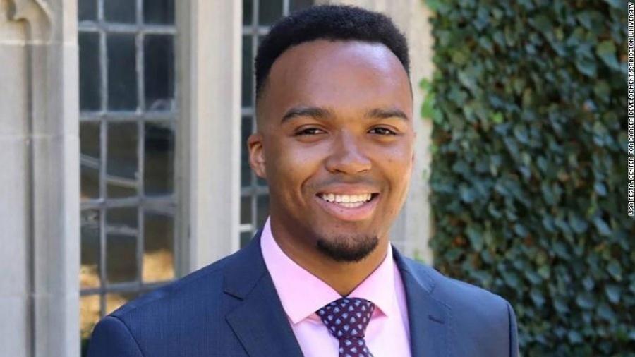 Nicholas Johnson, o primeiro valedictorian negro de Princeton - Reprodução/CNN