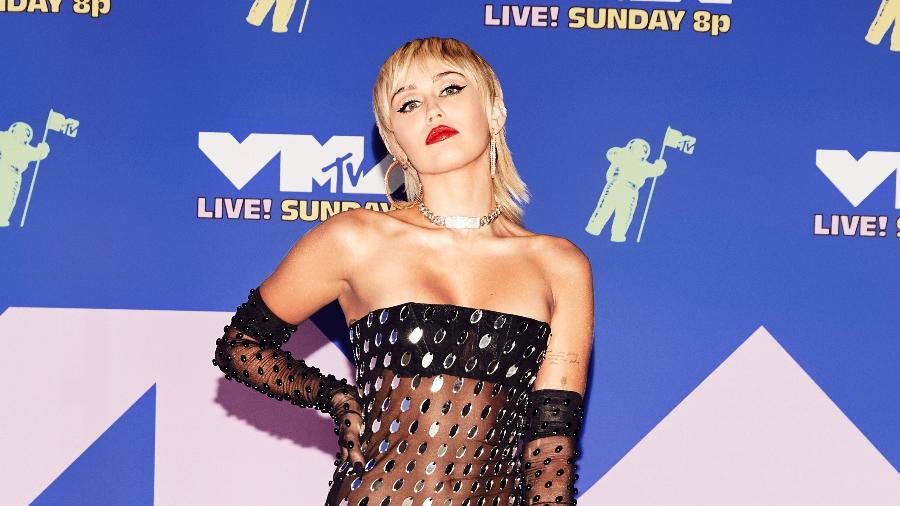 30.08.2020 - Miley Cyrus no tapete vermelho do VMA 2020, em Nova York (EUA) - Vijat Mohindra/MTV VMAs 2020