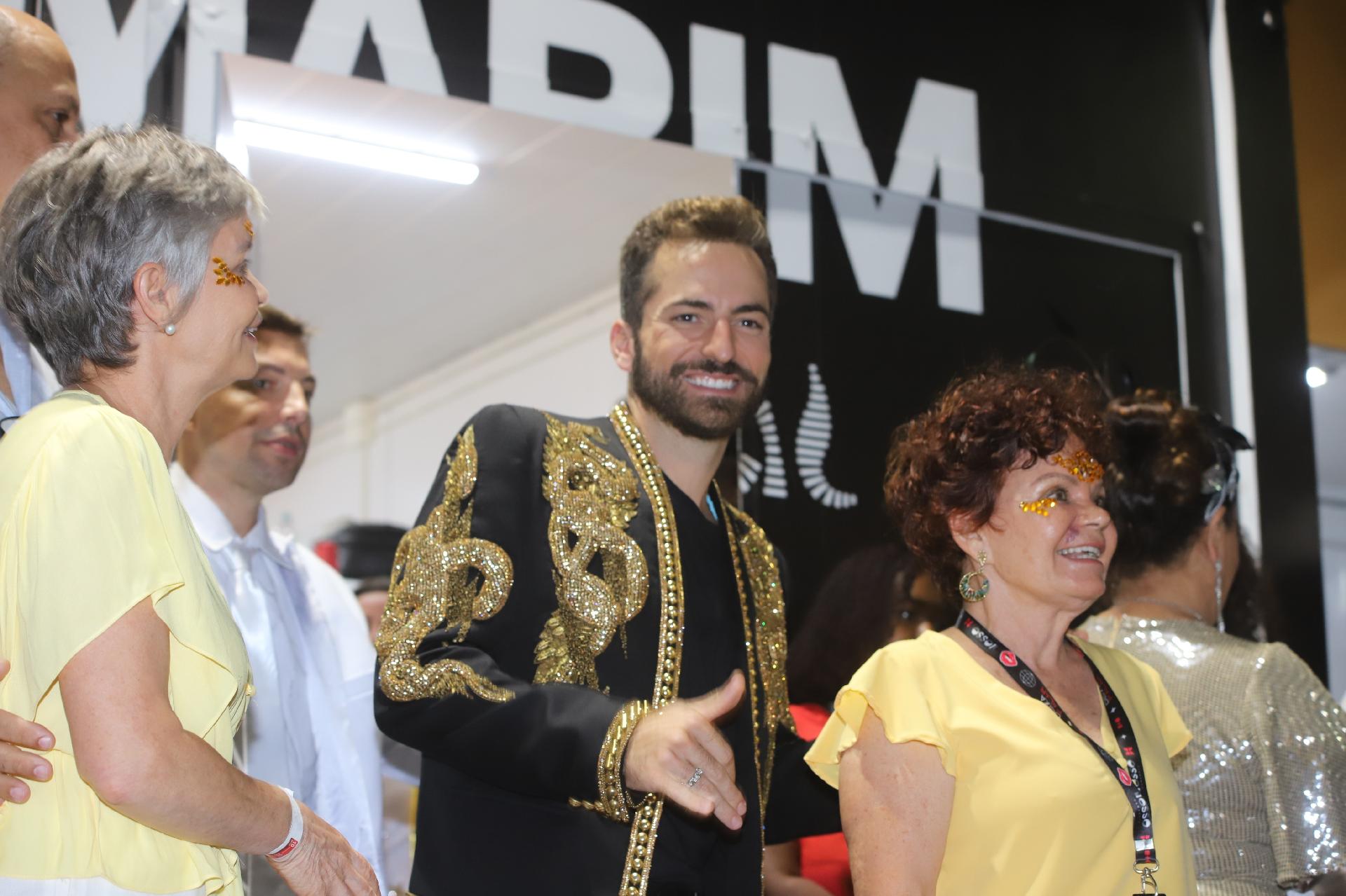 22.abr.2021 - Concentração do desfile da São Clemente na Sapucaí - Zô Guimarães/UOL