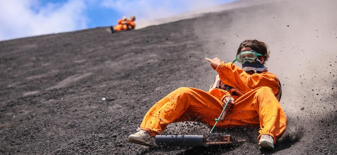 A descida do Cerro Negro, na Nicarágua, pode alcançar uma velocidade de mais de 100 quilômetros por hora  - Reprodução Facebook @BigfootNicaragua