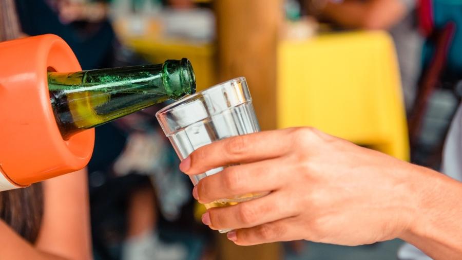 A nova lei também regulamenta os chamados "disk beer", serviços de venda de bebidas alcoólicas por telefone. Eles poderão funcionar de portas abertas até 00h00. Depois, só poderão operar até às 2h e de portas fechadas.