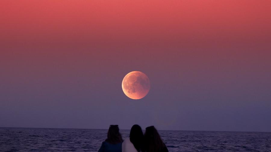 Lua cheia em Aquário reforça boas relações - Max Ravier/Pexels