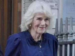 Rainha Camilla conta que viu primeira temporada de 'Bridgerton'
