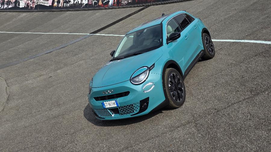 Novo Fiat 600 é um dos carros à venda na Europa que muitos brasileiros gostariam de colocar na garangem