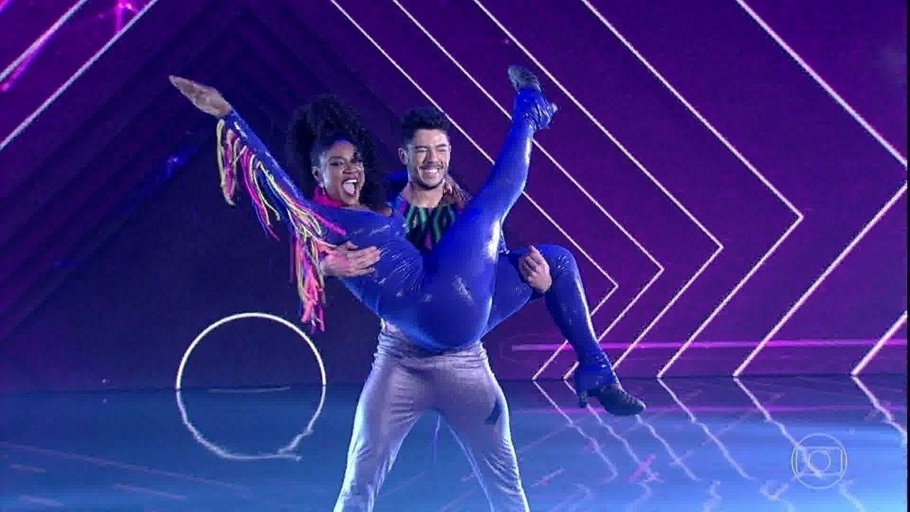 O nervosismo de abrir a competição das mulheres influenciou a dupla Rafael Scauri e Cris Vianna. A dupla não foi tão bem no ritmo Baladão e ficou em último lugar na prova - Reprodução/TV GLOBO
