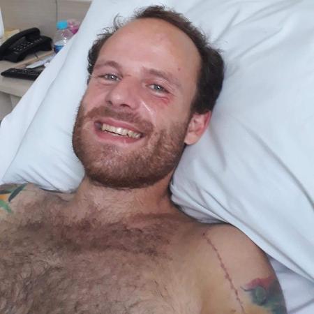 Ator que caiu do 5º andar de hotel aparece pela primeira vez - Reprodução/Facebook - Reprodução/Facebook