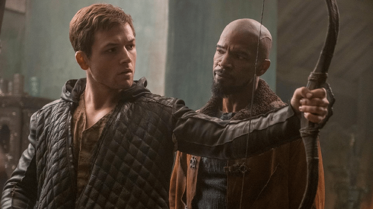 Taron Egerton e Jamie Foxx em cena de "Robin Hood" - Reprodução - Reprodução