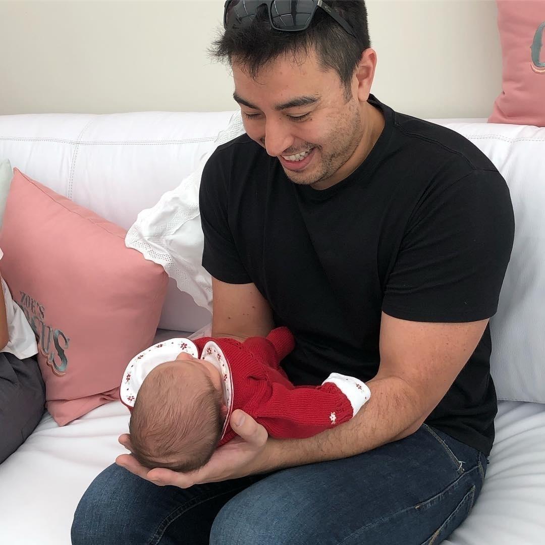 Karin Sato com Zoe - gabipaludeto/Reprodução Instagram