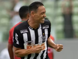 Ricardo Oliveira sobre quase ir para time de Ronaldo: 'Pena que não deu'