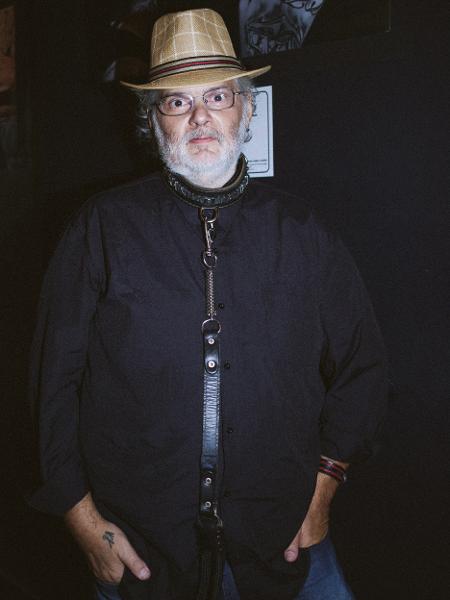 Encontro Belas da Tarde - Zisco pratica BDSM com sua esposa e gosta de usar sua coleira em público - Larissa Zaidan/UOL - Larissa Zaidan/UOL