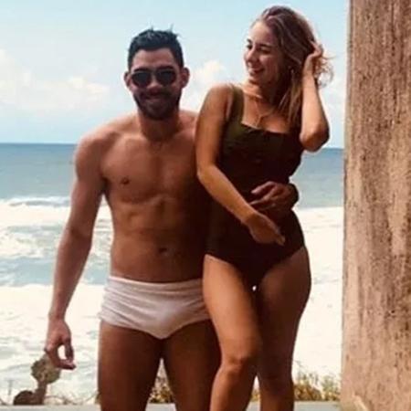 Gabriel Diniz e a namorada Karoline Calheiros - Reprodução/Instagram