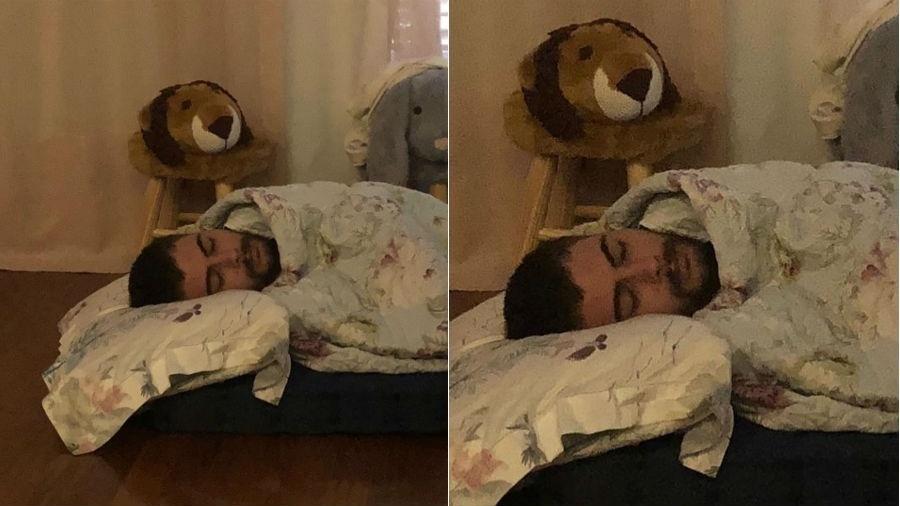 Rafael Vitti dormindo no chão do quarto da filha - Reprodução/Instagram