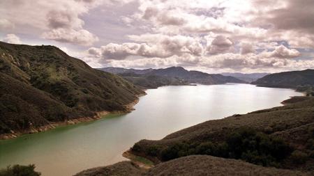 Lago Piru, local em que o filho de Naya foi encontrado - Ricardo DeAratanha/Los Angeles Times via Getty Images