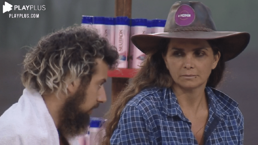 Luiza Ambiel e Cartolouco, eliminados de "A Fazenda12 " - Reprodução/RecordTV