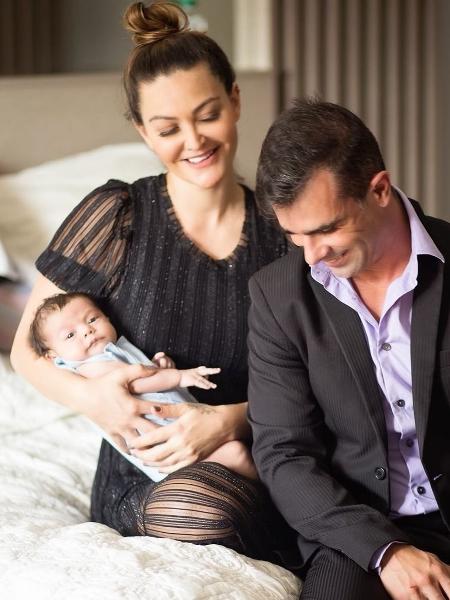 Laura Keller, o agora ex-marido Jorge Sousa e o filho, Jorge Emanuel - Reprodução/Instagram