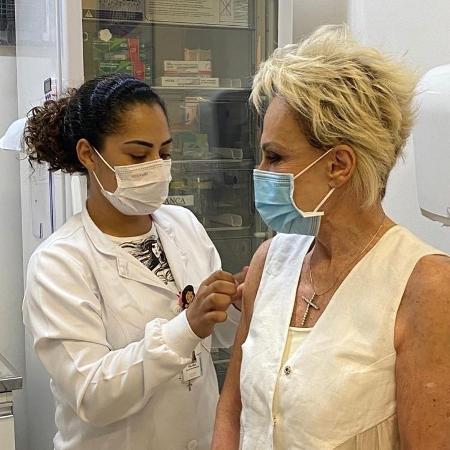 Ana Maria Braga avisou os seguidores que a vacinação do público entre 69 e 71 anos começa hoje  - Reprodução/Instagram