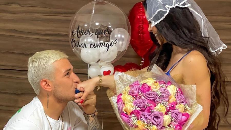 MC Gui pediu a namorada Beatriz Michelle em casamento - Reprodução/Instagram