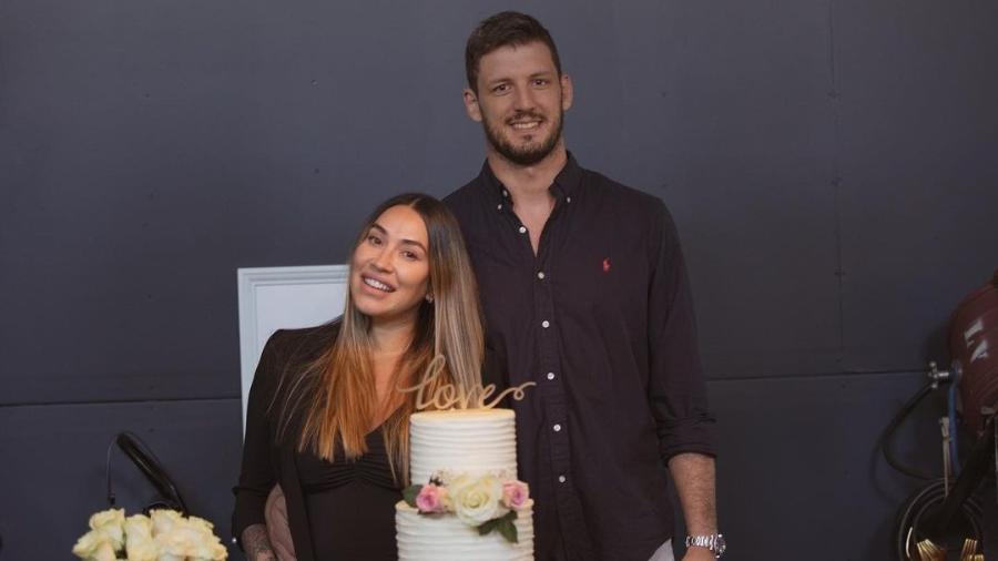 Dani Bolina anunciou casamento com lutador nas redes sociais - Reprodução/Instagram