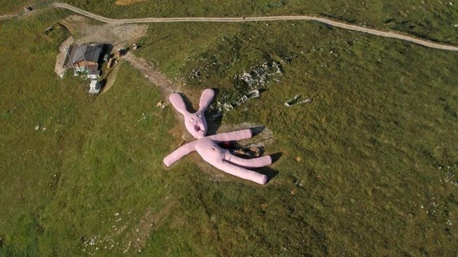 Alpes Italianos D o Adeus A Coelho Rosa Gigante Que caiu Do C u 09 