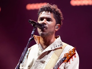Na Praia, em Brasília, recebe último show da banda Natiruts