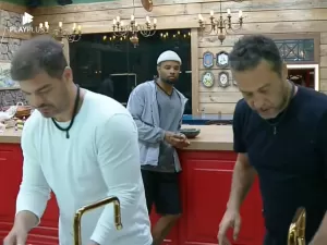 Juninho e Sidney reclamam de peoa em A Fazenda: 'Acha que tá em casa'