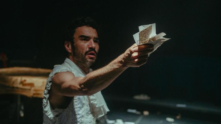 Caio Blat na peça teatral 'Os Irmãos Karamázov' Caio Blat na peça teatral 'Os Irmãos Karamázov'
