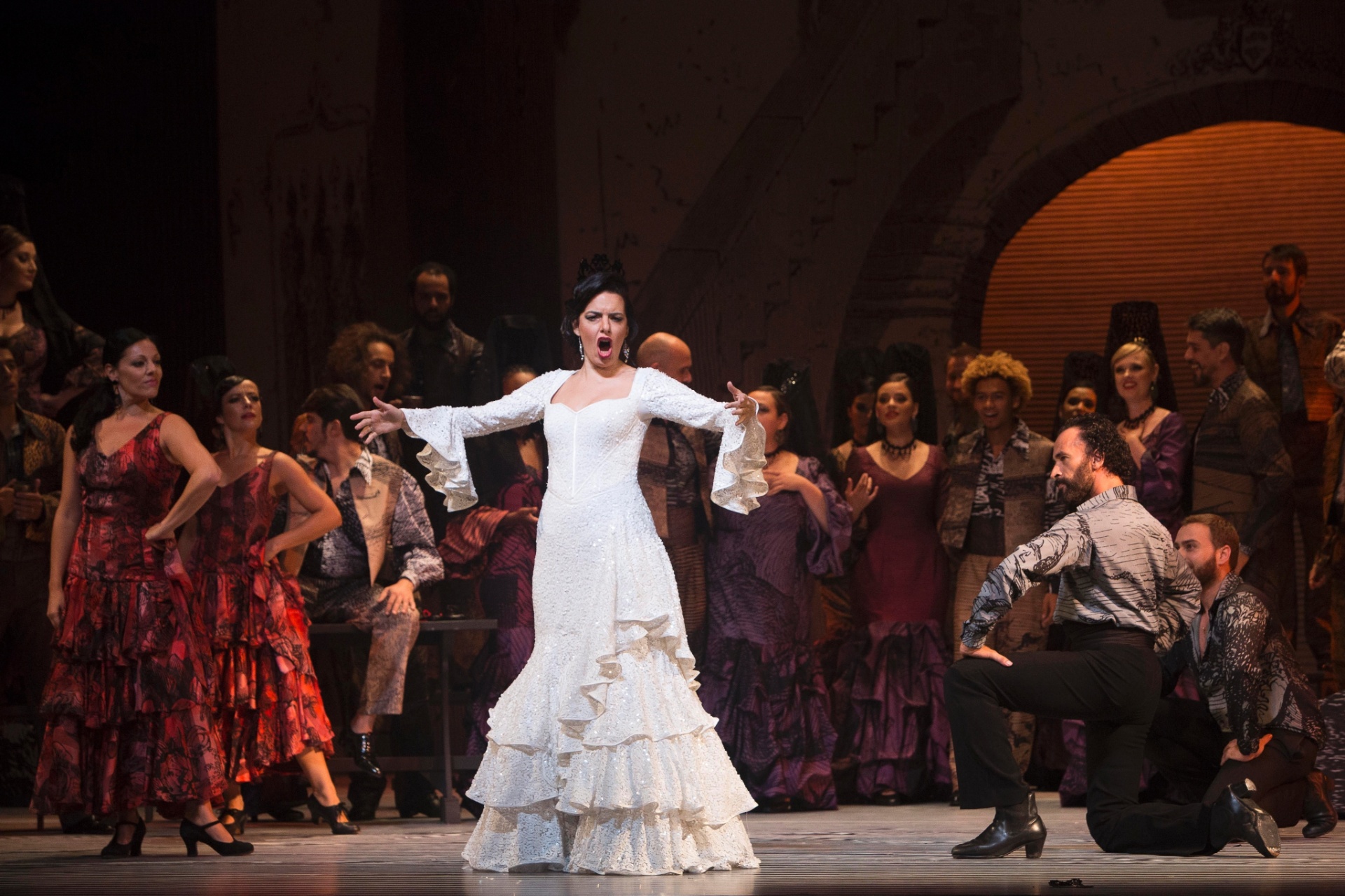 O Theatro São Pedro, na região central de São Paulo, recebe a ópera "Dom Quixote", de Jules Massenet, até o dia 13 de março de 2016. Com direção musical e regência de Luiz Fernando Malheiro, o espetáculo tem co-produção com o Theatro Municipal do Rio de Janeiro e é inspirado na obra de Miguel de Cervantes. - Heloisa Bortz