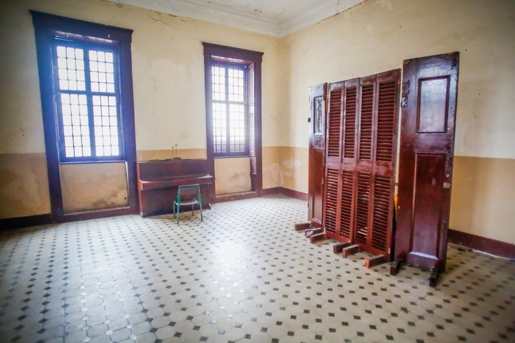Interior do prédio da antiga estação ferroviária do município de Barra do Piraí (RJ), que recebe há sete anos um festival de cinema feito apenas por estudantes do ensino fundamental e médio - Edson Lopes Jr./UOL