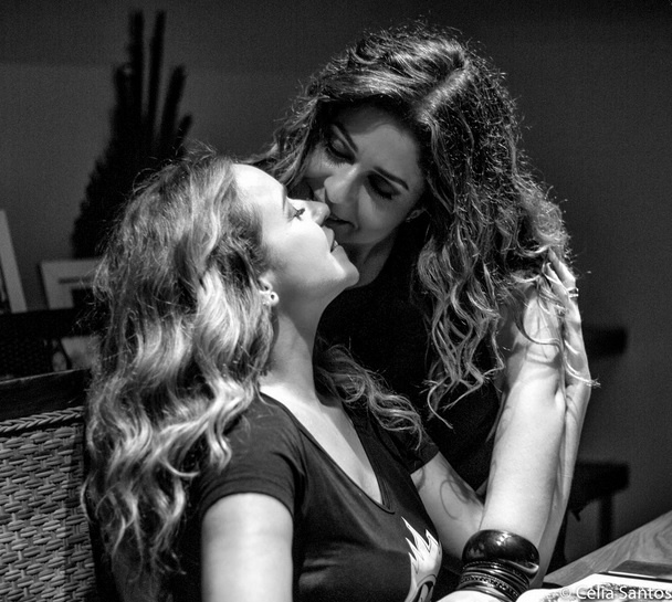 12.out.2016 - Daniela Mercury posta foto romântica com Malu Verçosa para comemorar três anos de casamento - Reprodução/Tiwtter/Instagram