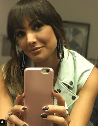 31.out.2016 - Patrícia Poeta exibiu novo visual nas redes sociais. A apresentadora do "É de Casa" aderiu a franja e compartilhou a mudança com seus seguidores no Instagram - Reprodução/Instagram/patriciapoeta