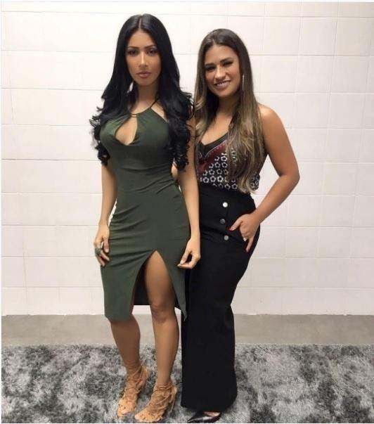 Simone e Simaria abusam de looks sensuais em shows - Reprodução/ Instagram/ @simoneesimaria