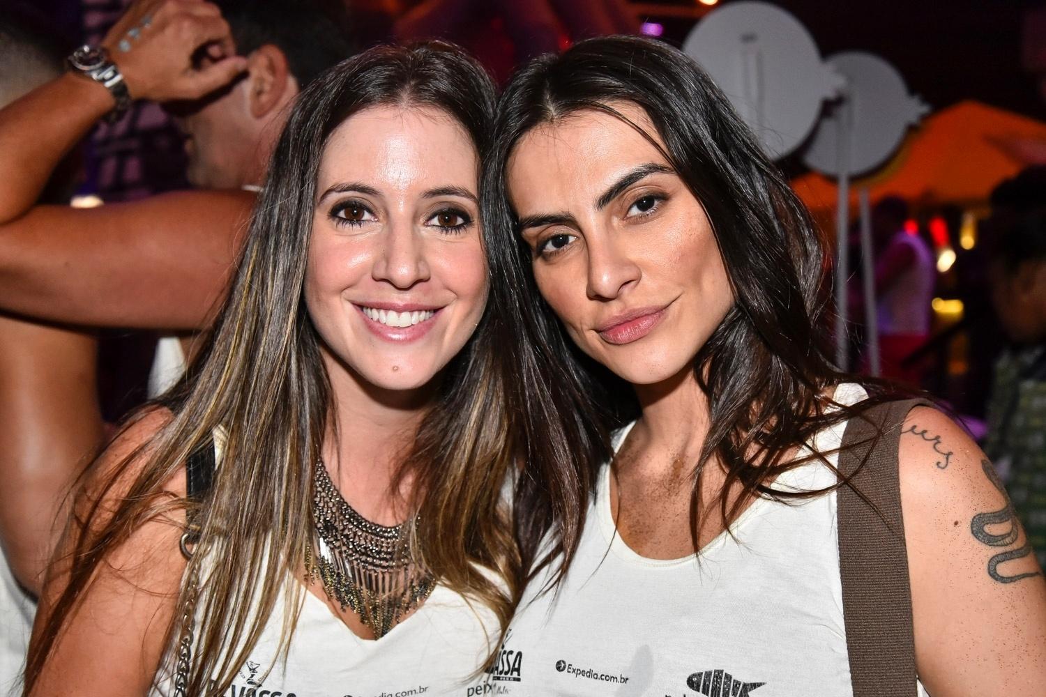 Cleo Pires com a irmã, Krizia Galvão, em camarote no Carnaval de Salvador - Caio Duran e Charles Naseh/Divulgação