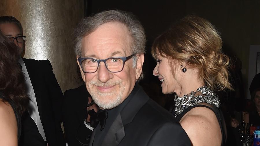 Steven Spielberg chega ao Globo de Ouro 2018 - Getty Images