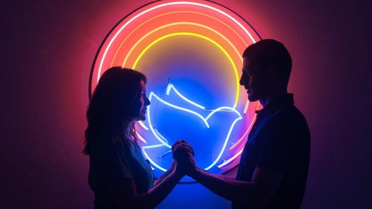 Dira Paes e Julio Machado em cena de "Divino Amor" - Divulgação/Gabriel Mascaro - Divulgação/Gabriel Mascaro