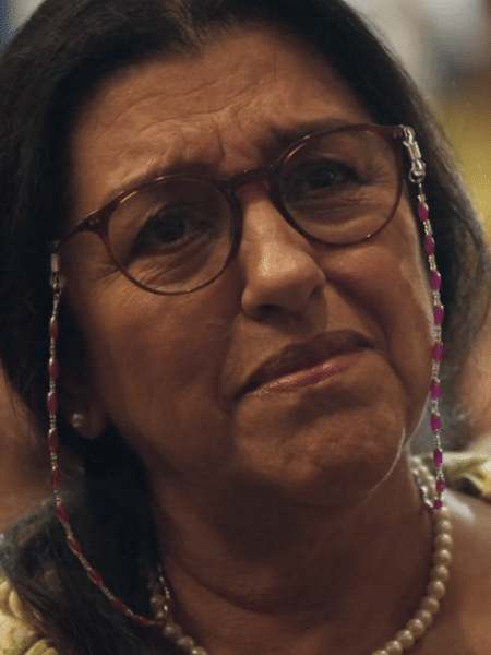 Regina Casé em cena de Amor de Mãe - Reprodução/TV Globo