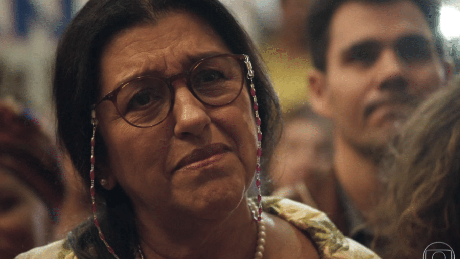 Regina Casé em cena de Amor de Mãe - Reprodução/TV Globo