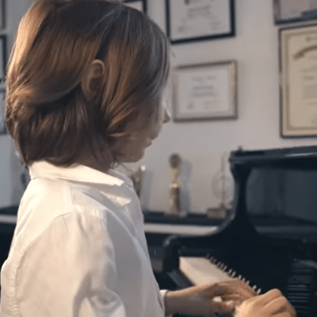 O pianista Stelios Kerasidis tem apenas sete anos de idade - Reprodução/YouTube