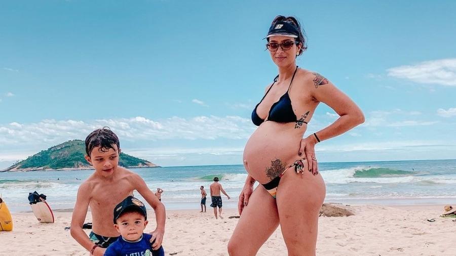 Leticia Cazarré e os filhos na praia - Instagram