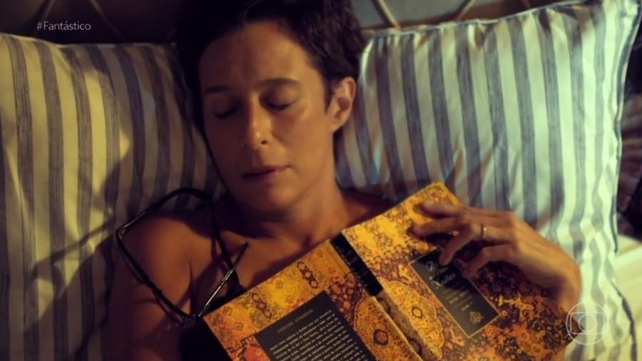 Rebeca (Andrea Beltrão) em cena icônica de 'Um Lugar ao Sol'