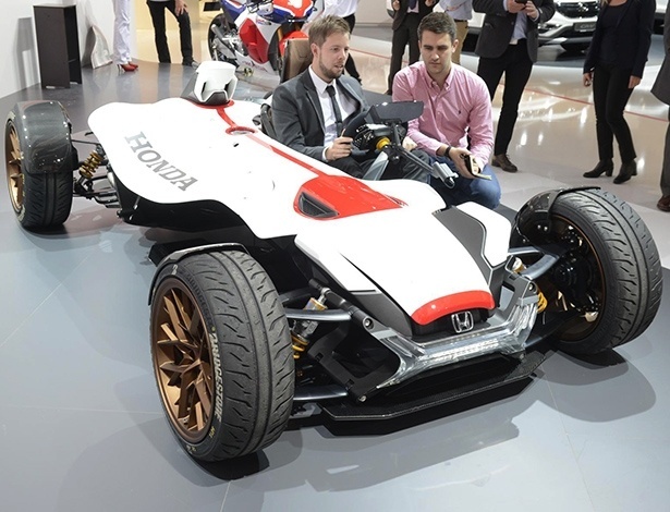 Honda Project 2&4, mostrado no Salão de Frankfurt 2015, é mais recente criação que unifica estrutura de automóvel a propulsor de motocicleta - Newspress