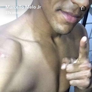 Marcello Melo Jr. aparece nu em foto publicada no Snapchat - Reprodução/Snapchat/marcellomelojr