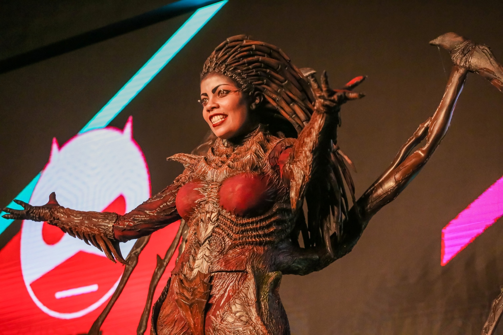 4.dez.2016 - Com fantasia de Kerrigan de "Starcraft 2", Jaqueline Fernandes ganhou o concurso de cosplay na CCXP (Comic Con Experience) - Edson Lopes Jr./UOL