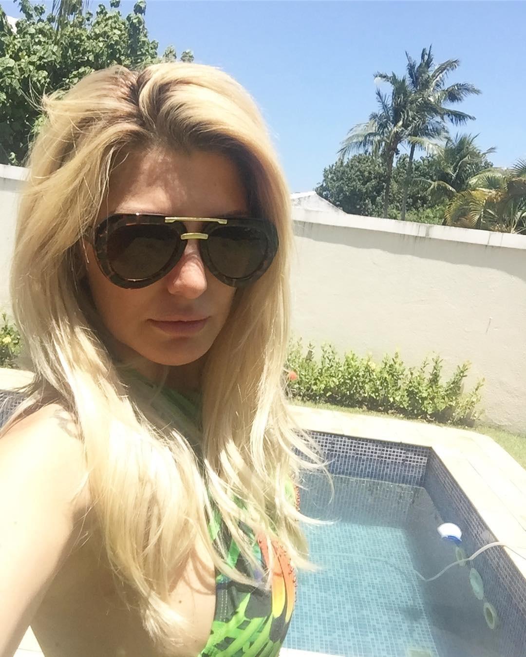 7.dez.2016- "Uma melanina básica antes de iniciar o corre da quarta-feira ensolarada", contou Antonia Fontenelle no Instagram - Reprodução/Instagram