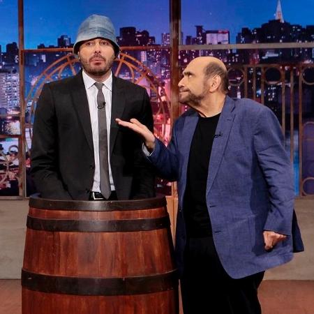 Edgar Vivar com Danilo Gentili no programa "The Noite" - Lourival Ribeiro/SBT - Lourival Ribeiro/SBT