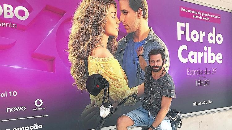 Henri Castelli mostra cartaz com reprise de "Flor do Caribe" em Portugal - Arquivo Pessoal - Arquivo Pessoal