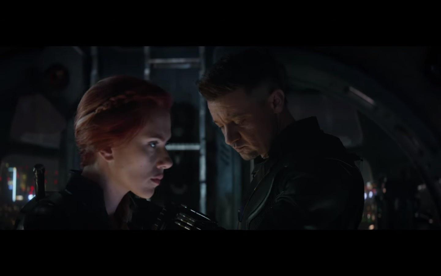 A Viúva Negra e o Gavião Arqueiro/Ronin em cena do trailer de "Vingadores: Ultimato" - Reprodução/YouTube